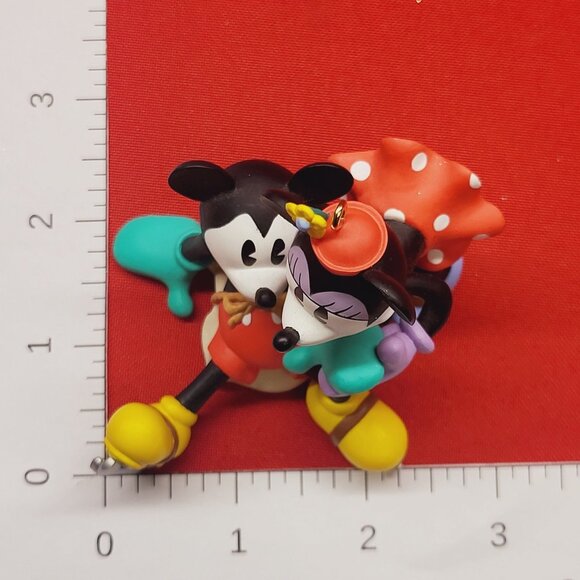 Hallmark Disney Mickey and Minnie Mouse Ice Skating Ornament 1997 - Picture 10 of 12